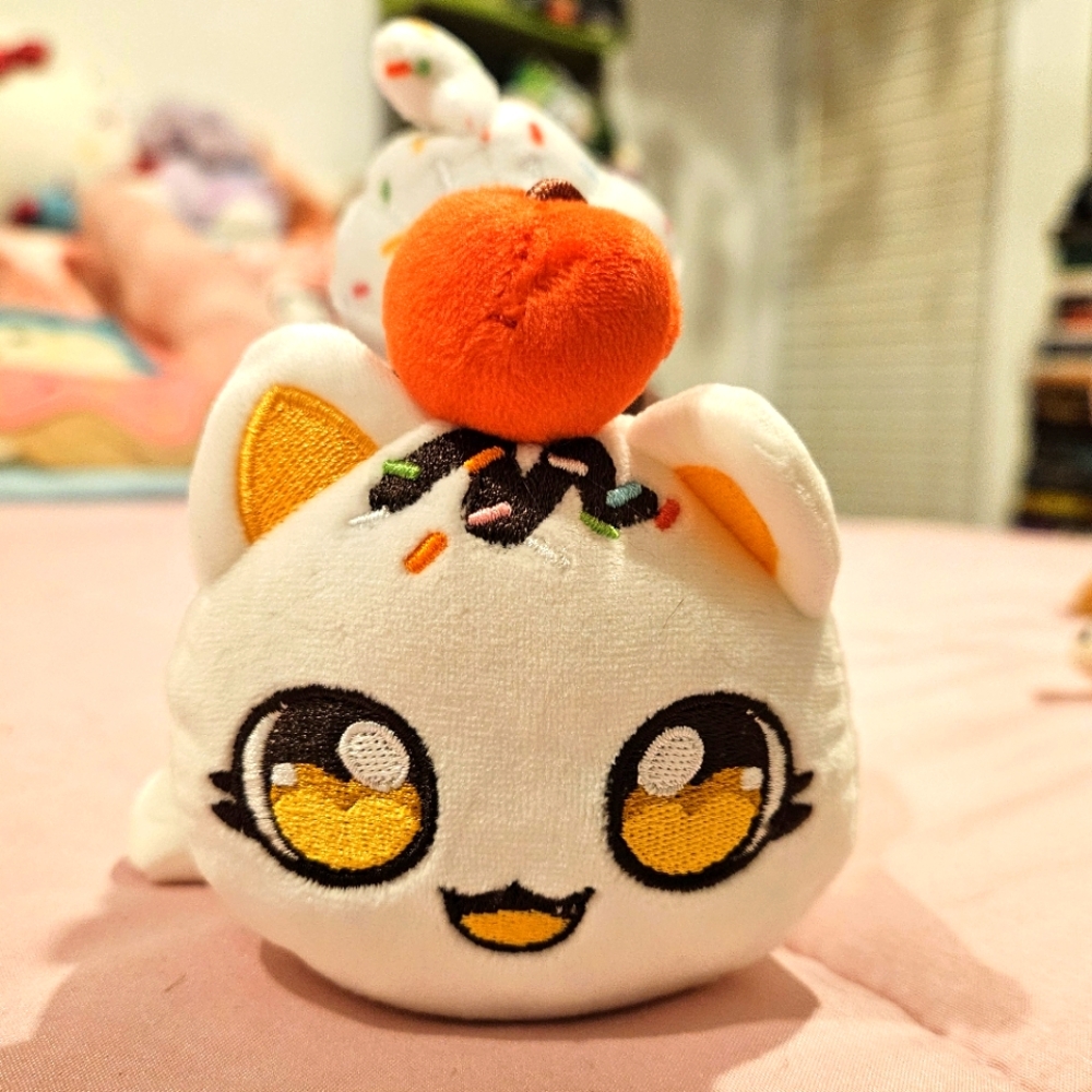 6 inch Aphmau Vanilla Icecream Cat